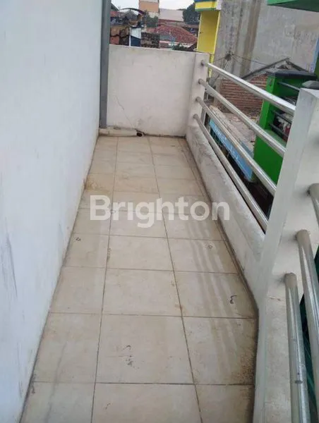 image RUMAH SELANGKAH KE PASAR POGOT DI SURABAYA (4)