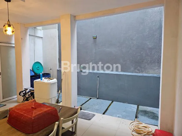 image RUMAH DUA LANTAI (8)