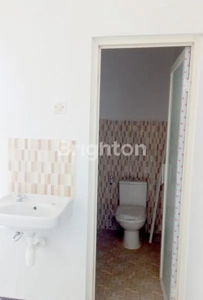 image GUDANG SIAP HUNI,  TERAWAT, TERLETAK DI KAWASAN PERGUDANGAN SINAR BUDURAN 3,NOL JALAN RAYA LINGKAR TIMUR,  SIDOARJO (2)