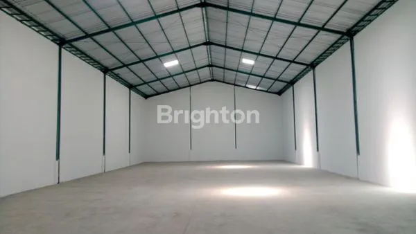 image GUDANG SIAP HUNI,  TERAWAT, TERLETAK DI KAWASAN PERGUDANGAN SINAR BUDURAN 3,NOL JALAN RAYA LINGKAR TIMUR,  SIDOARJO (5)