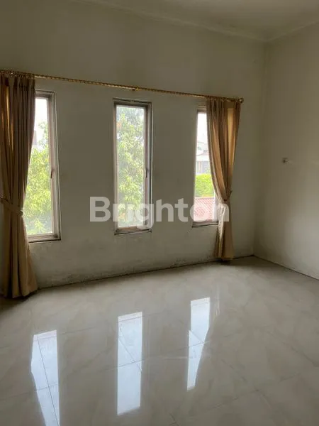 image TAMAN KEDOYA BARU JL AZALEA JAKARTA BARAT :  RUMAH 3 LANTAI : 4,3 X 10 (5)