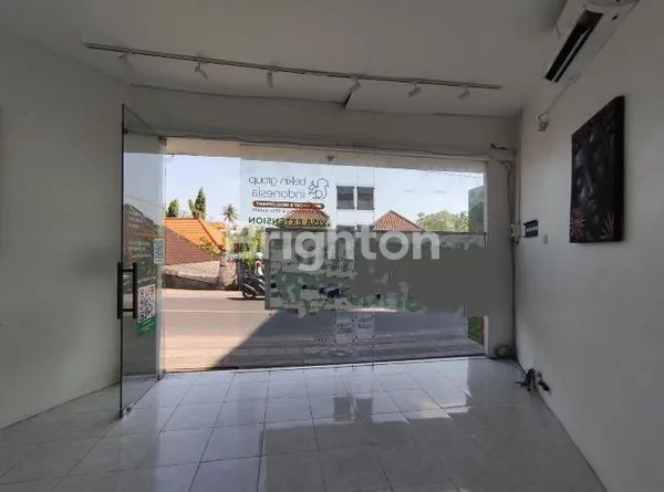 image TOKO STRATEGIS DI RAYA CANGGU (2)