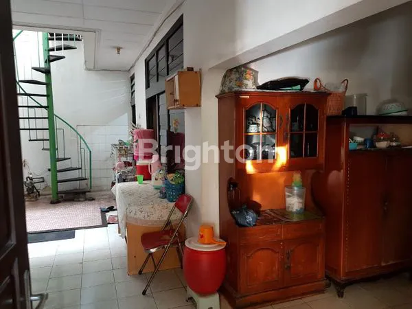 image RUMAH HOOK PINGGIR JALAN COCOK UNTUK KOST” AN (4)