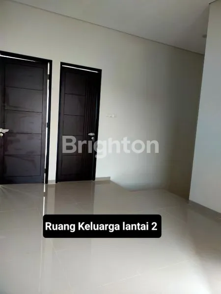 image RUMAH 2 LANTAI MEWAH 4 KT DI KOTA MADIUN (5)