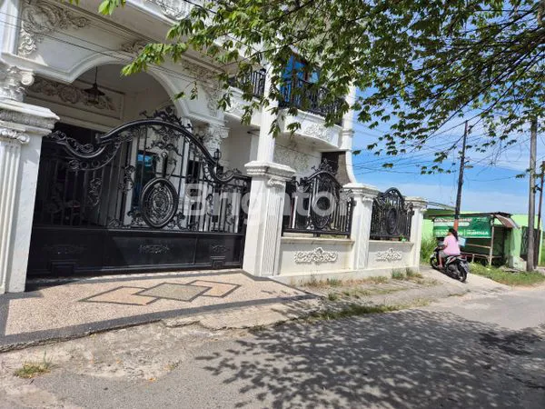 image RUMAH CANTIK DAN MEGAH 2 LANTAI (2)