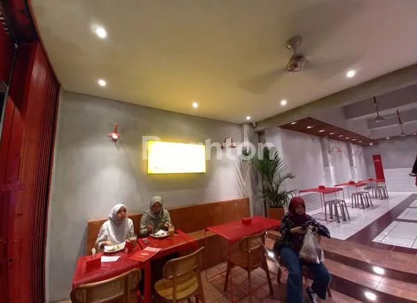 image TEMPAT USAHA COCOK UNTUK RESTO CAFE PUSAT KULINER SOLO (8)