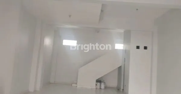 image RUKO STRATEGIS 3 LANTAI DI JALAN RAYA DALUNG PERMAI KUTA UTARA  (3)