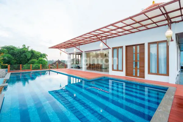 image TANAH 3660M² PLUS RUMAH MEWAH 5KT DI JIMBARAN, VIEW GWK (1)