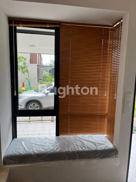 image RUMAH MODERN DI TABEBUYA BSD CITY 2 LANTAI FURNISHED (4)