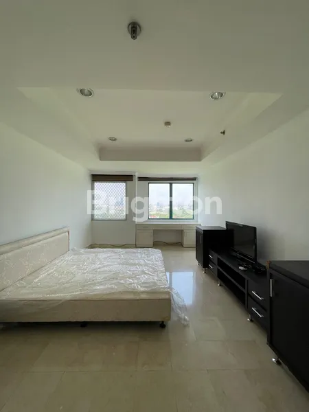 image APARTEMENT SEMI FURNISHED GOLF VIEW PONDOK INDAH JAKARTA SELATAN (4)