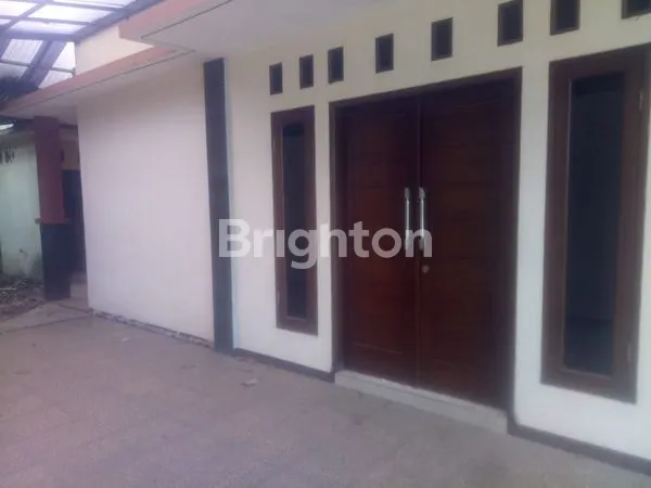 image DIJUAL SECEPATNYA! RUMAH BEBAS BANJIR PETUKANGAN SELATAN JAKARTA SELATAN (1)