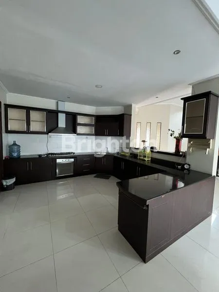 image DIJUAL RUMAH MEWAH BERADA DI PUSAT KOTA BALIKPAPAN (3)