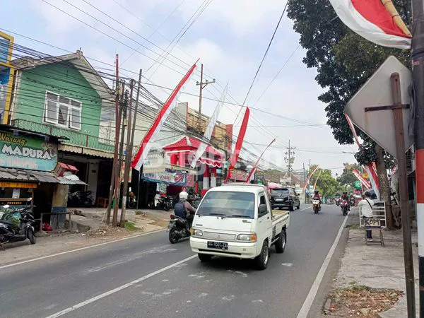 image RUMAH DI POROS JALAN RAYA BANDULAN SUKUN KOTA MALANG (2)