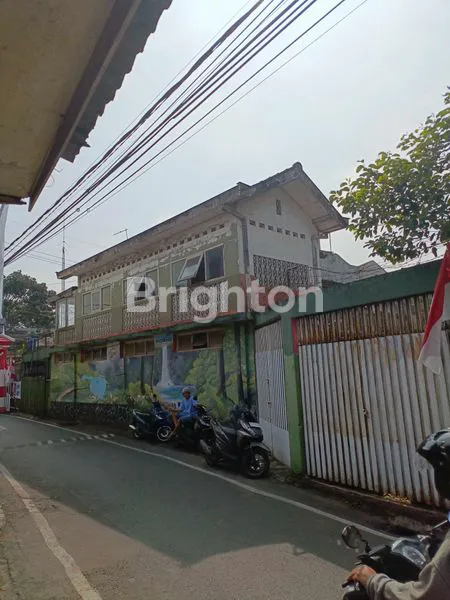 image RUMAH DI POROS JALAN RAYA BANDULAN SUKUN KOTA MALANG (3)