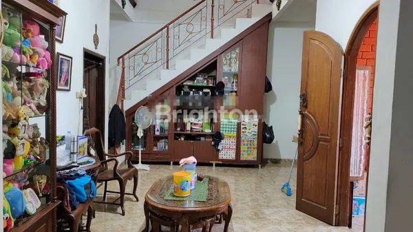image RUMAH LUAS DUA LANTAI DI KAWASAN STRATEGIS KARAWACI (3)