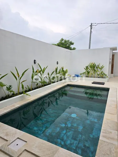image VILLA FOR RENT WITH SWIMMING POOL LUXURY 2 BEDROOM IN BABAKAN CANGGU  (1)