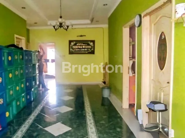 image RUMAH SIAP HUNI 2,5 LANTAI  DI PERUMAHAN BARATA, KARANG TENGAH CILEDUK (5)