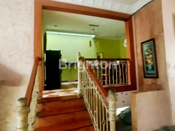 image RUMAH SIAP HUNI 2,5 LANTAI  DI PERUMAHAN BARATA, KARANG TENGAH CILEDUK (6)