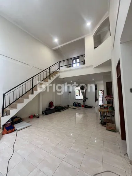 image RUMAH MEWAH 2 LANTAI CLUSTER DAHLIA LOKA - GRAHA RAYA TANGERANG (3)