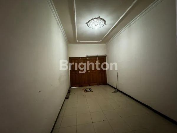 image RUMAH MEWAH 2 LANTAI DI DENPASAR BARAT - AREA ELITE & TENANG 200M² (4)