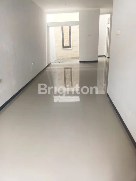 image RUMAH BARU 2 LANTAI MINIMALIS MODERN DI TENGAH KOTA SOLO (7)