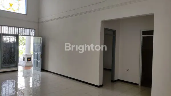 image RUMAH SIAP HUNI DI SOLOBARU, HANYA 3 MENIT KE PAKUWON MALL, LOKASI CLUSTER DAN ELITE!!! ROW JALAN 7 METER!! TIDAK PERLU RENOVASI (2)