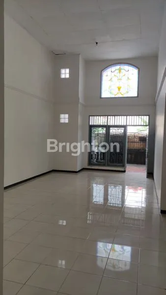 image RUMAH SIAP HUNI DI SOLOBARU, HANYA 3 MENIT KE PAKUWON MALL, LOKASI CLUSTER DAN ELITE!!! ROW JALAN 7 METER!! TIDAK PERLU RENOVASI (5)