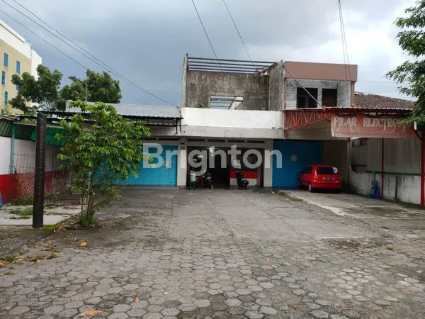 BANDARA ADISUCIPTO, TANAH BONUS RUKO, PARKIRAN LUAS