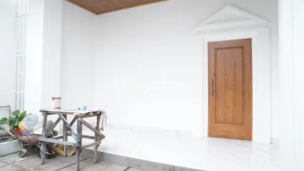 image DIJUAL RUMAH MEWAH DAN TERAWAT DI SOLOBARU!! KONDISI SUPER BAGUS, ROW JALAN LUAS DAN LEBAR, POSISI HOOK ISTIMEWA!! (4)