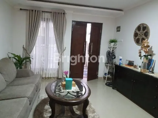 image RUMAH 3 LANTAI SIAP HUNI DI KOSAMBI - SHM, IMB LENGKAP (2)