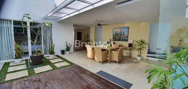 image RUMAH MEWAH 2 LANTAI 500M DARI TOL NUSA DUA, SHM (2)