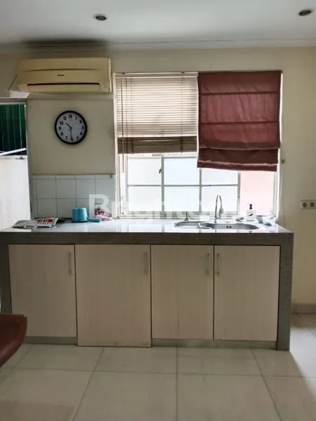 image HUNIAN TOWN HOUSE 2 LANTAI FURNISHED  SANGAT RAPI DAN LUAS, AMAN SIAPHUNI DILIPPO KARAWACI CENTRAL (5)