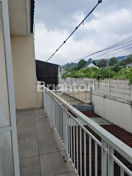 image RUMAH 2 LANTAI VIEW PEGUNUNGAN DI LEMBANG, SEMI-FURNISHED<br />
<br />
THIS TITLE (57 CHARACTERS) EFFECTIVELY HIGHLIGHTS THE KEY SELLING POINTS:<br />
- PROPERTY TYPE AND FLOORS (RUMAH 2 LANTAI)<br />
- MAIN ATTRACTION (VIEW PEGUNUNGAN)<br />
- STRATEGIC LOCATION (LEMBANG)<br />
- FURNISHIN (7)