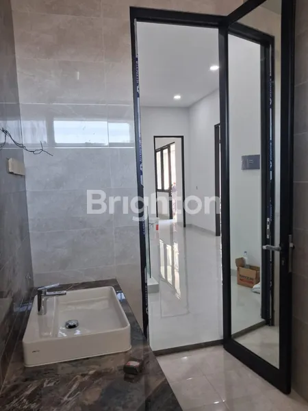 image RUMAH 2 LANTAI, MANYAR JAYA BARU GRESS, MODERN, HIGH QUALITY (8)