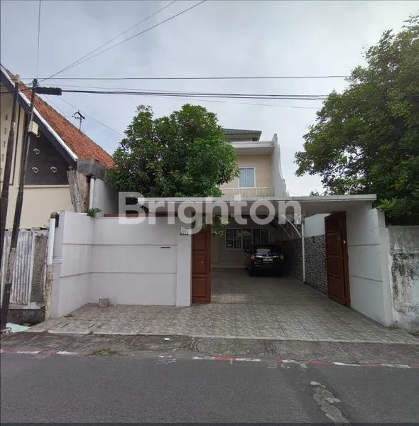 image RUMAH MEWAH LOKASI TENANG DI TENGAH KERAMAIAN KOTA SOLO (1)