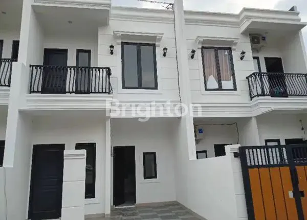 image RUMAH 2.5 LANTAI SIAP HUNI DI PISANGAN - SHM & IMB LENGKAP (1)