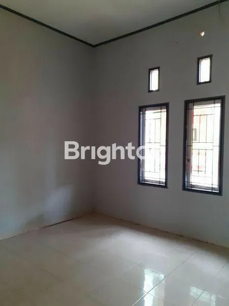 image RUMAH MEWAH 2 LANTAI VILLA ANGGREK MAS - 200M2 BEBAS BANJIR (4)