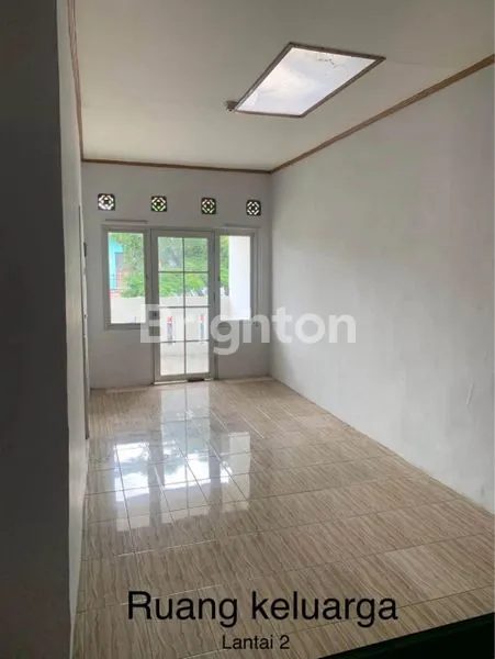 image RUMAH SIAP HUNI LOKASI STRATEGIS DI DEPOK (4)