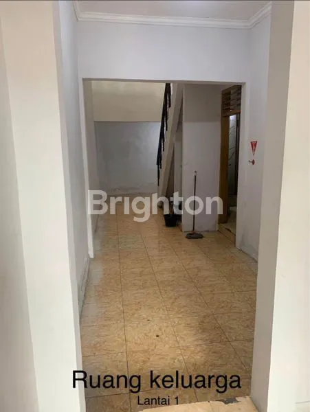 image RUMAH SIAP HUNI LOKASI STRATEGIS DI DEPOK (7)