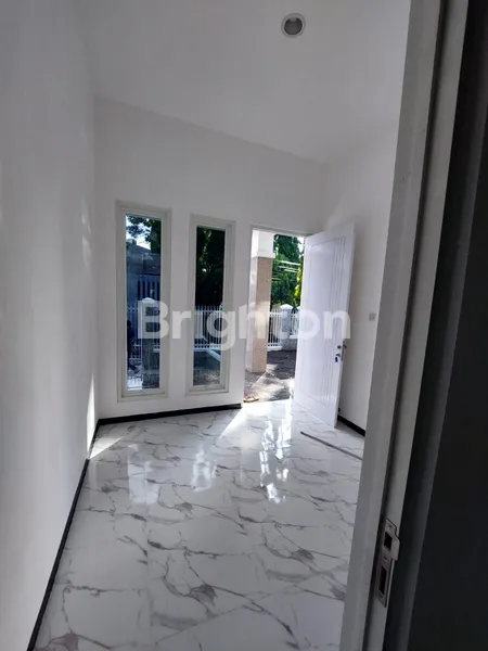 image RUMAH MEWAH 2 LANTAI RENOVASI BARU DI PUNCAK DIENG MALANG – LOKASI STRATEGIS DEKAT KAMPUS & FASILITAS UMUM  (3)