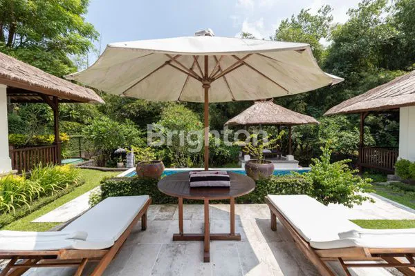 image VILLA MEWAH 3+1 BR DI CANGGU, 1115M2, DEKAT PANTAI ECHO BEACH (3)