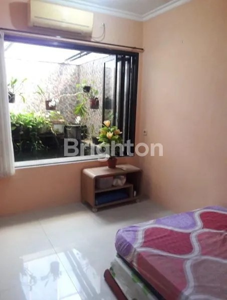 image RUMAH 2½ LANTAI DI SUKODONO (3)