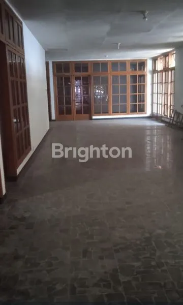 image RUMAH MEWAH 615M2 DI JL. CAKALANG - LOKASI PREMIUM BLIMBING (2)