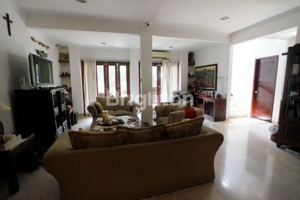 image RUMAH MEWAH 2 LANTAI VIEW BALI DI PESONA BALI CIPUTAT (7)