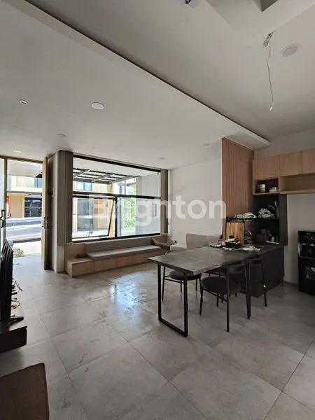 image RUMAH BARU+RAPI DI BSD, BANGUNAN 2 LANTAI. TURUN HARGA 2.450M -> 2.350M. -> 2.250M MASIH NEGO (1)