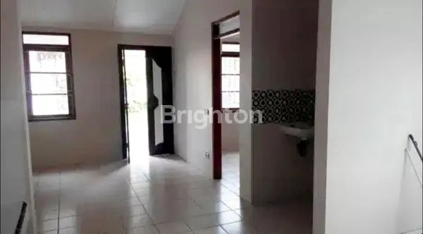 image RUMAH CANTIK SIAP HUNI DENGAN DESIGN MODERN, DI LIPPO VILLAGE! LOKASI STRATEGIS DAN LINGKUNGAN YANG TENANG. COCOK UNTUK KELUARGA KECIL ATAU INVESTASI (3)