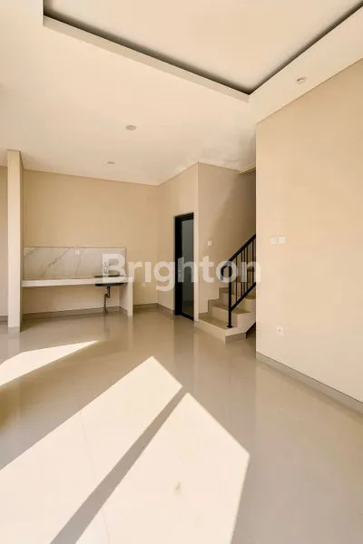 image RUMAH MEWAH 3 LANTAI DI TELAGABODAS DEKAT SIMPANG LIMA & AKPOL (6)