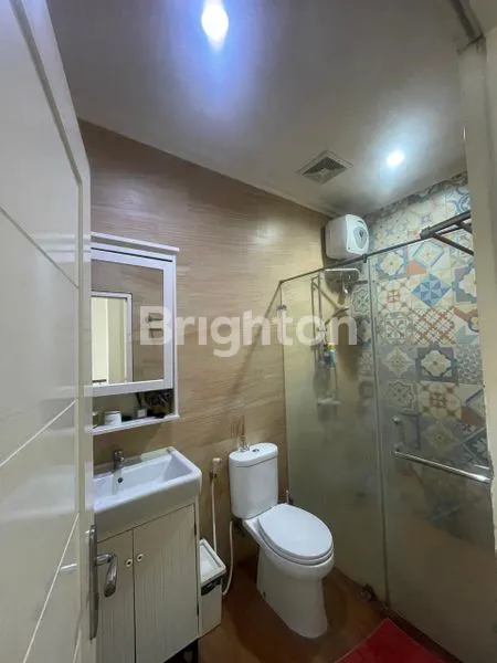 image RUMAH CLUSTER 2,5 LANTAI DI PURI BETA LARANGAN TANGERANG – RENOVASI TOTAL, SIAP HUNI (7)