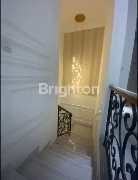 image RUMAH MEWAH 2 LT DI KAVLING HANKAM. (2)