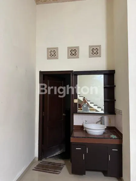 image RUMAH TINGGAL 3(TIGA) LANTAI (7)